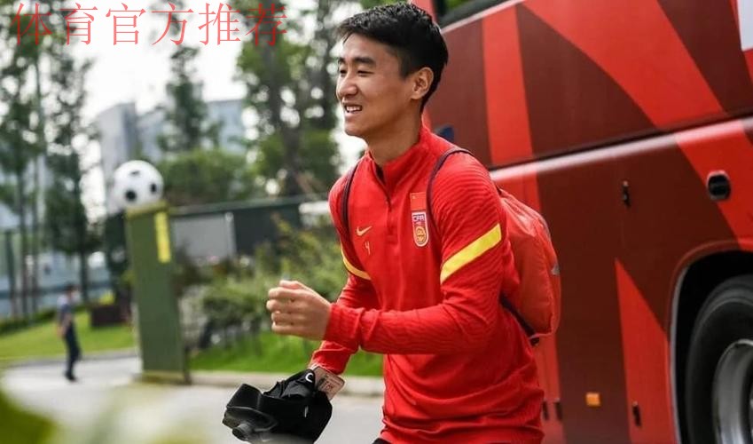 国足新人说｜韦世豪：球员好胜心很重要　以后争当国家队主力